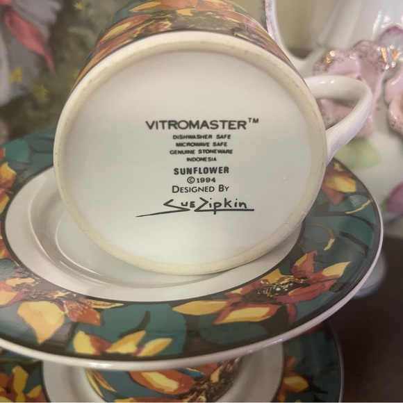 Vitromaster Sunflower 4 Set of Cups and Saucers Vintage 90s Sue Zipkin - Picture 2 of 5